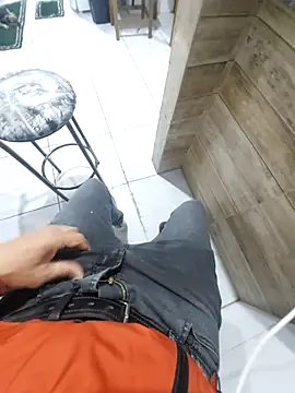 Merlin2310 online show from November 2025 04:40:02 AM