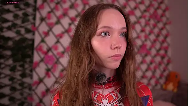 Petite Polly online show from November 2025 06:07:01 PM