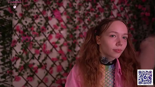 Petite Polly online show from November 2025 06:07:01 PM