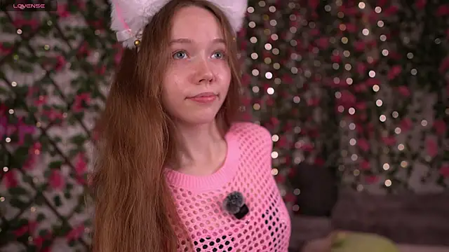 Petite Polly online show from December 2025 06:12:01 PM