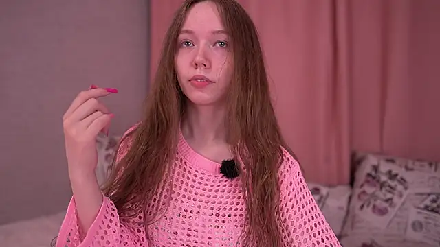 Petite Polly online show from March 2026 06:02:01 PM