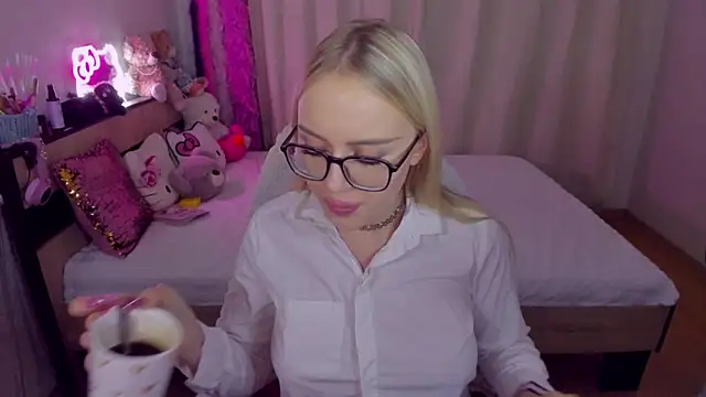 CeaneLino online show from October 2025 06:50:02 PM