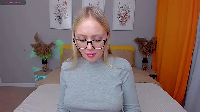 CeaneLino online show from November 2025 07:46:02 PM