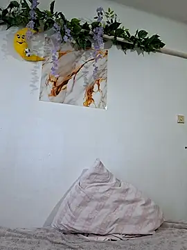 Snapshot of Nika_aa chatting on May 2026 05:18:01 PM Nika aa online show from May 2026 05:18:01 PM