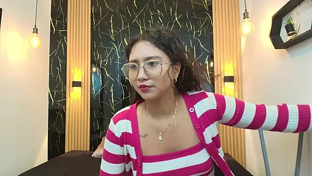 Snapshot of SamanthaFox_8 chatting on May 2026 10:54:01 AM SamanthaFox 8 online show from May 2026 10:54:01 AM