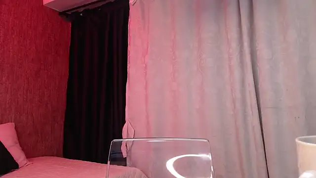 Snapshot of KarinaFlowers_ chatting on April 2026 10:05:02 AM KarinaFlowers online show from April 2026 10:05:02 AM