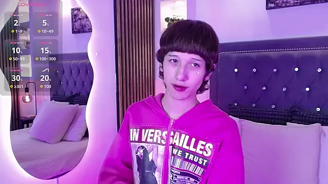 Snapshot of Emo_Boy_ chatting on April 2026 08:39:01 PM Emo Boy online show from April 2026 08:39:01 PM