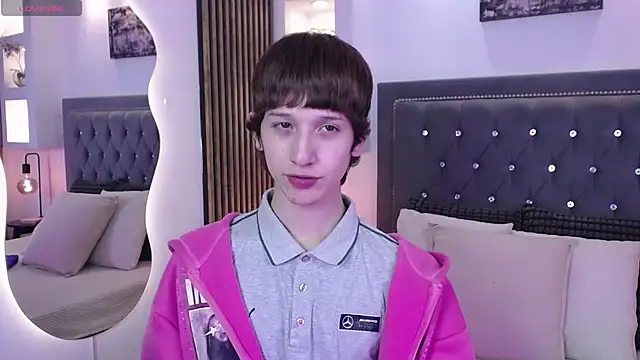 Snapshot of Emo_Boy_ chatting on May 2026 08:25:01 PM Emo Boy online show from May 2026 08:25:01 PM