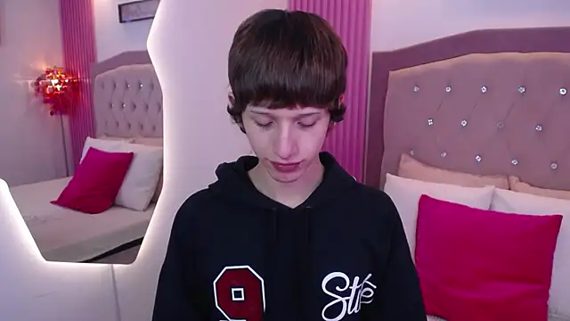 Snapshot of Emo_Boy_ chatting on May 2026 03:30:02 PM Emo Boy online show from May 2026 03:30:02 PM