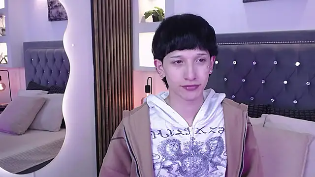 Snapshot of Emo_Boy_ chatting on May 2026 08:47:02 PM Emo Boy online show from May 2026 08:47:02 PM