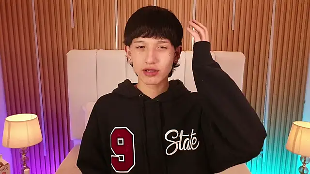 Snapshot of Emo_Boy_ chatting on May 2026 09:34:02 PM Emo Boy online show from May 2026 09:34:02 PM