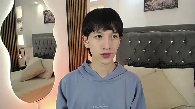 Snapshot of Emo_Boy_ chatting on June 2026 08:21:02 PM Emo Boy online show from June 2026 08:21:02 PM