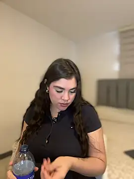 Isabella LaRue online show from April 2026 09:12:01 PM