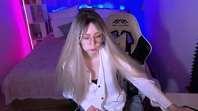 sofiisun online show from November 2025 02:10:01 AM