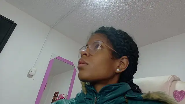 thianahorny online show from March 2026 12:43:02 PM