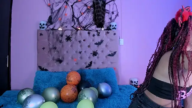 kITY EVANS online show from October 2025 07:36:02 PM