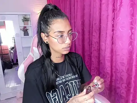 KarlaSlutSkinny   online show from April 2026 07:32:01 PM