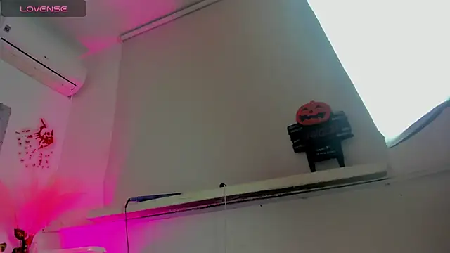 ChocoBunny1 online show from November 2025 04:11:02 AM