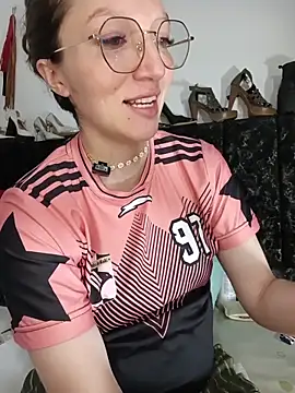 Lucy colee online show from March 2026 05:40:01 PM