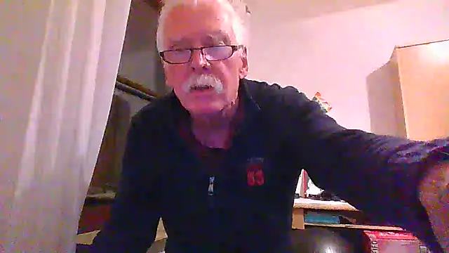 super-snoopy online show from December 2025 04:01:01 PM