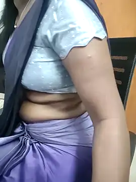 Snapshot of Tamilmallu-duskygirl03 chatting on June 2026 04:48:02 AM Tamilmallu-duskygirl03 online show from June 2026 04:48:02 AM