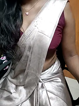 Snapshot of Tamilmallu-duskygirl03 chatting on June 2026 05:17:02 PM Tamilmallu-duskygirl03 online show from June 2026 05:17:02 PM