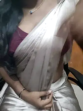 Snapshot of Tamilmallu-duskygirl03 chatting on July 2026 05:41:01 PM Tamilmallu-duskygirl03 online show from July 2026 05:41:01 PM