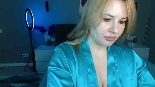 Passion-Blondy online show from March 2026 08:33:01 PM