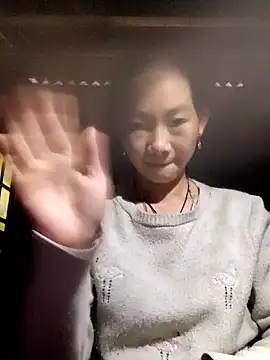 gio-thu online show from October 2025 01:28:02 AM