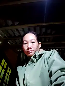 gio-thu online show from November 2025 12:20:01 AM