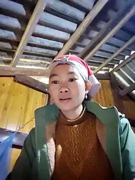 gio-thu online show from December 2025 04:33:02 AM