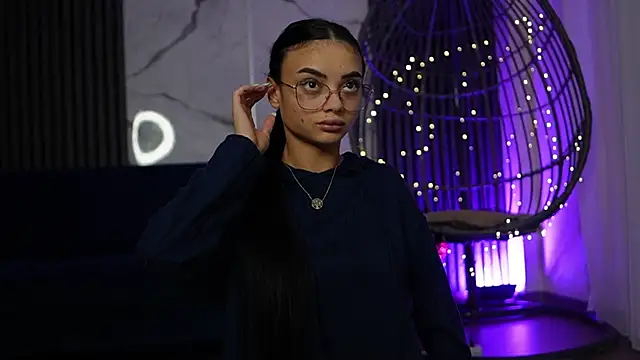 RachelRavee online show from December 2025 05:12:02 AM