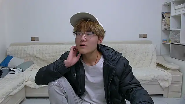 Snapshot of KK-cuteboy chatting on February 2026 10:46:01 AM KK-cuteboy online show from February 2026 10:46:01 AM