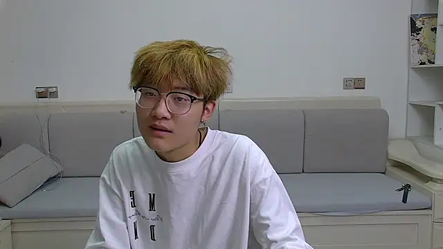 Snapshot of KK-cuteboy chatting on March 2026 11:32:01 AM KK-cuteboy online show from March 2026 11:32:01 AM