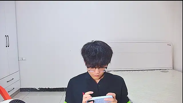 KK-cuteboy online show from May 2026 11:59:01 AM