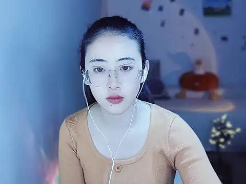 Queena  online show from December 2025 07:03:01 AM