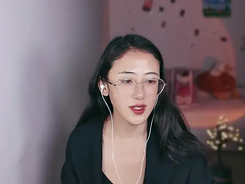 Queena  online show from January 2026 03:25:01 PM