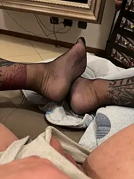 Snapshot of Sexy-feet78 chatting on November 2025 10:31:02 PM Sexy-feet78 online show from November 2025 10:31:02 PM