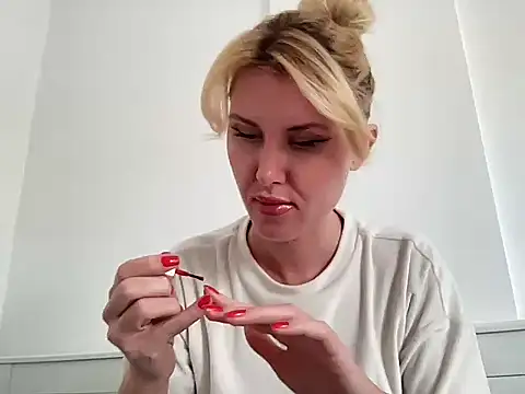 Ilymaris online show from February 2026 12:26:01 PM