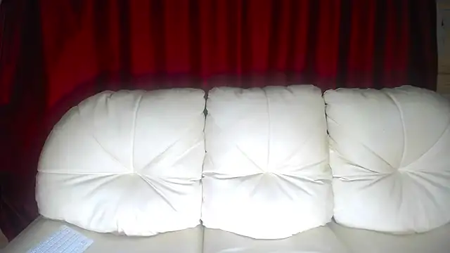 Esmeraldita782 online show from October 2025 04:54:01 AM