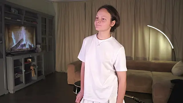 VeliaRogoff online show from October 2025 12:50:02 PM