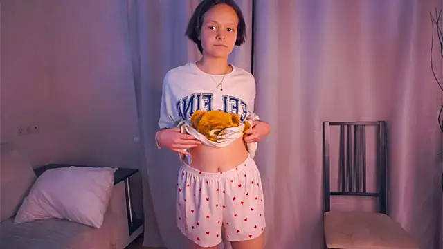 VeliaRogoff online show from October 2025 12:02:02 PM