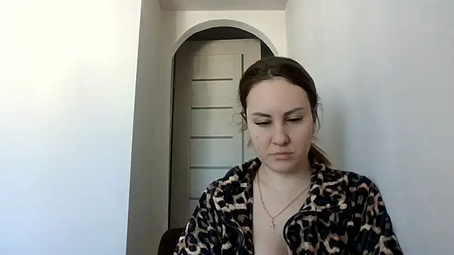 Snapshot of MeadowEyes chatting on February 2026 11:03:01 AM MeadowEyes online show from February 2026 11:03:01 AM