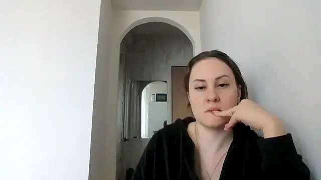 Snapshot of MeadowEyes chatting on April 2026 12:50:01 PM MeadowEyes online show from April 2026 12:50:01 PM