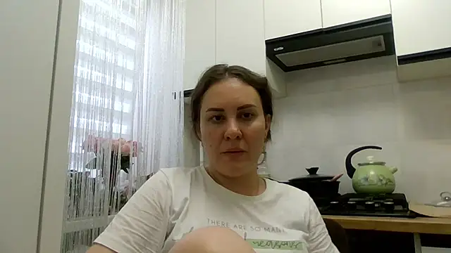 Snapshot of MeadowEyes chatting on June 2026 04:40:02 PM MeadowEyes online show from June 2026 04:40:02 PM