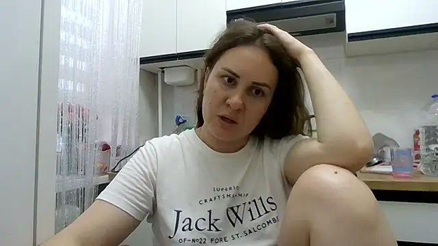 Snapshot of MeadowEyes chatting on June 2026 05:58:02 PM MeadowEyes online show from June 2026 05:58:02 PM