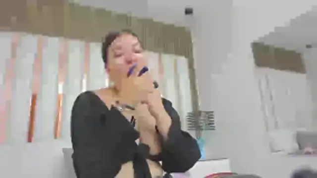 AmbarGills online show from December 2025 01:09:01 PM