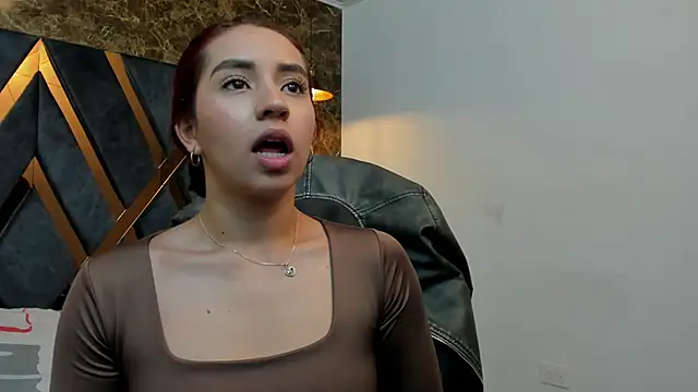 Vittoria Conti  online show from April 2026 04:59:02 PM