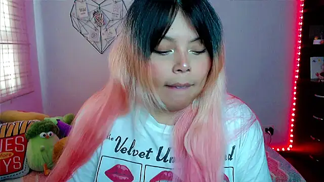 EllieMoonX online show from February 2026 10:19:01 PM