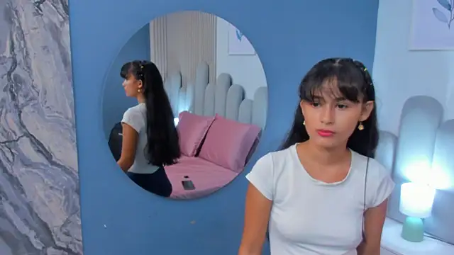 Snapshot of luly_dreams chatting on May 2026 11:28:01 AM luly dreams online show from May 2026 11:28:01 AM